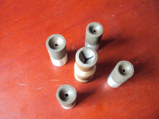 ����ĥ�VɽӲ�|�Ͻ��@�ý���ʯ���Yĥ�^