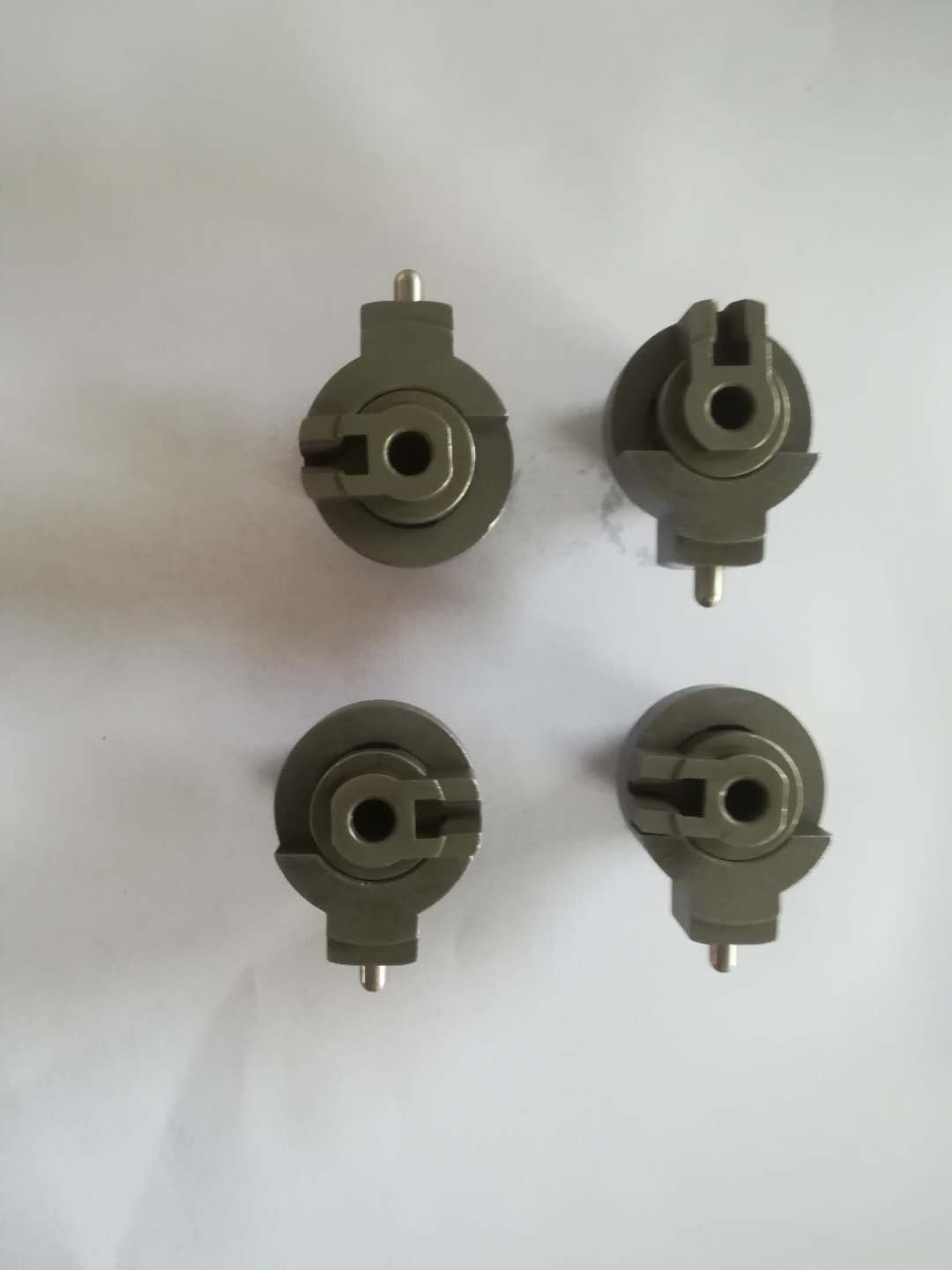 �i���i��